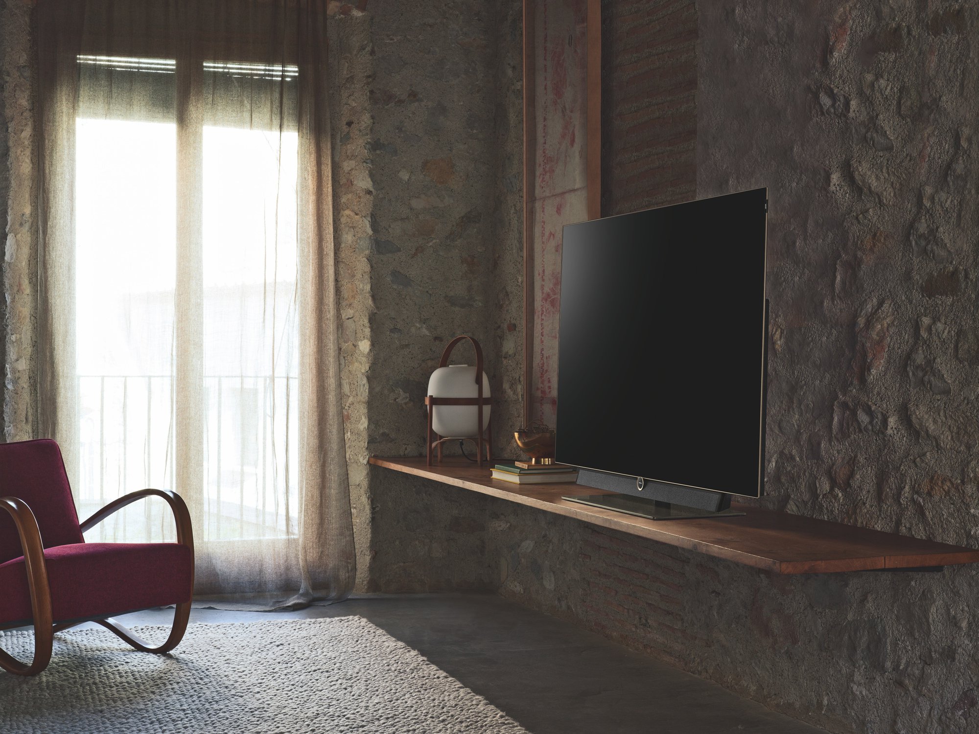 Fernseher Wand